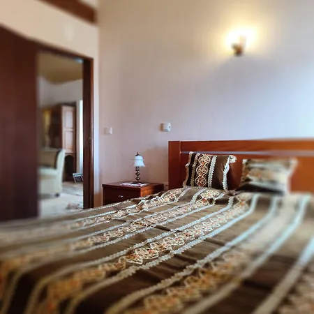 Casa Dos Caseiros N2